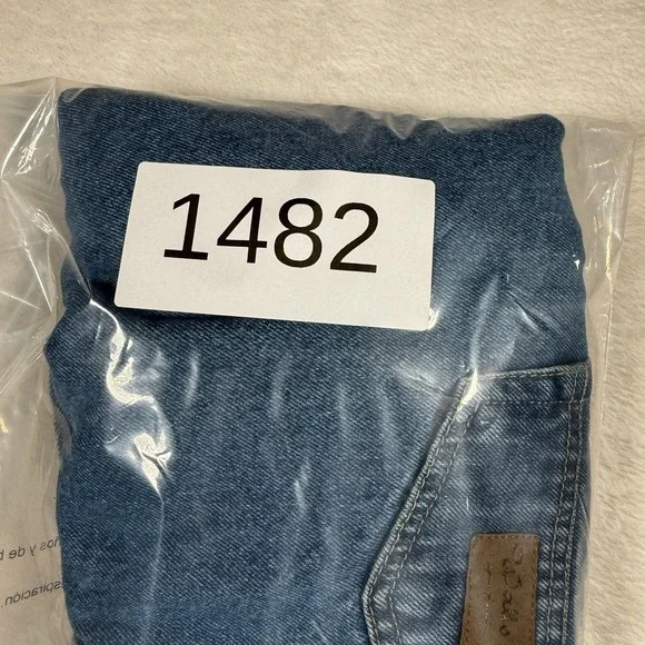 Wrangler Carpenter Denim Shorts Mens 38x10 Blue Relaxed Fit Utility - Picture 9 of 9